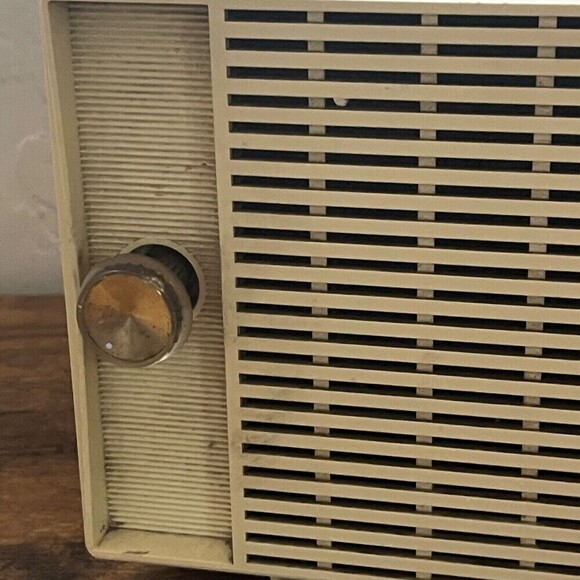 General Electric GE Solid State MCM Radio Works (Static) 11" MID CENTURY MODERN - Picture 3 of 14